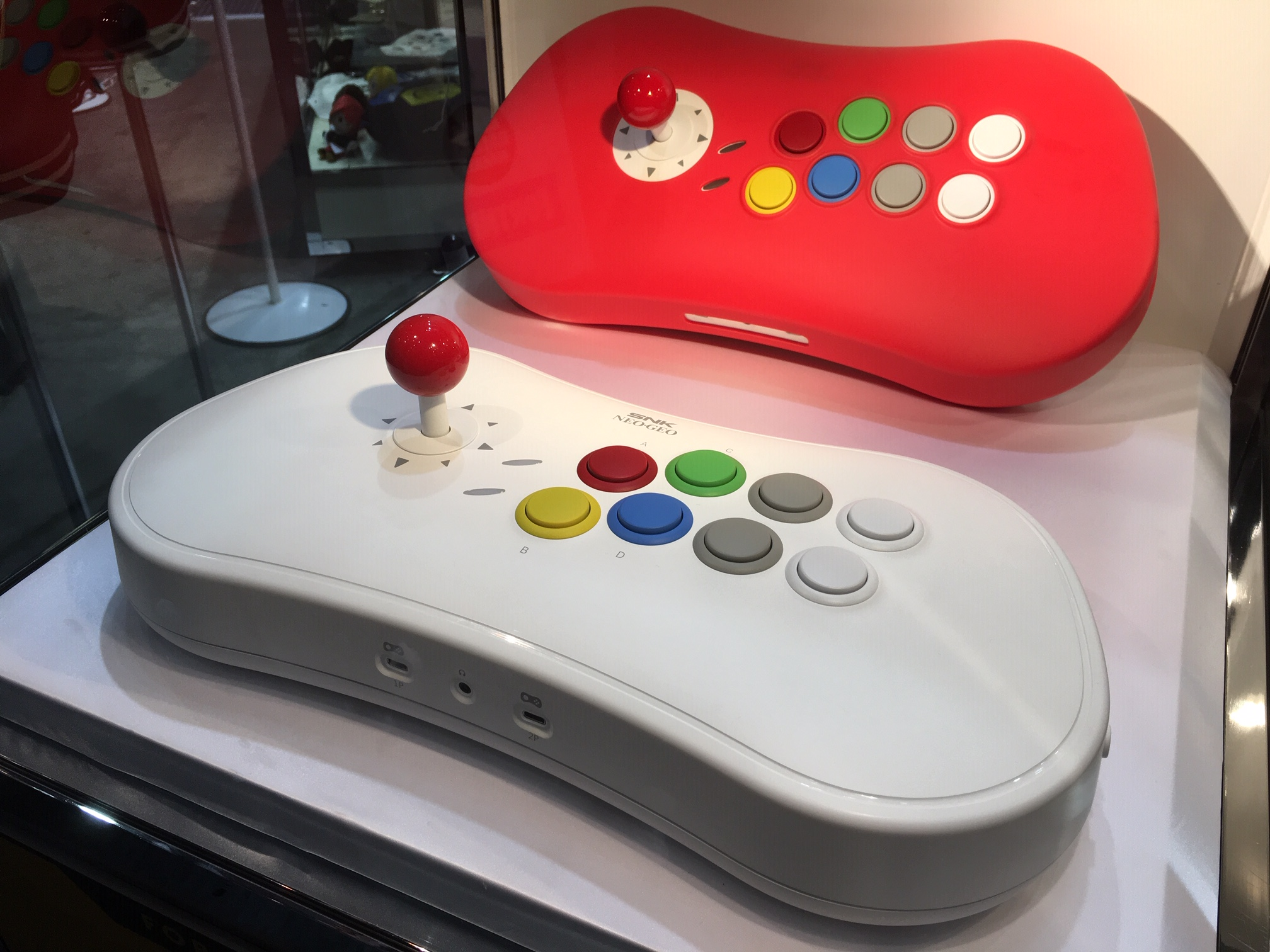 Illustration for article titled The Neo Geo Arcade Stick Pro Is Massive In-Person